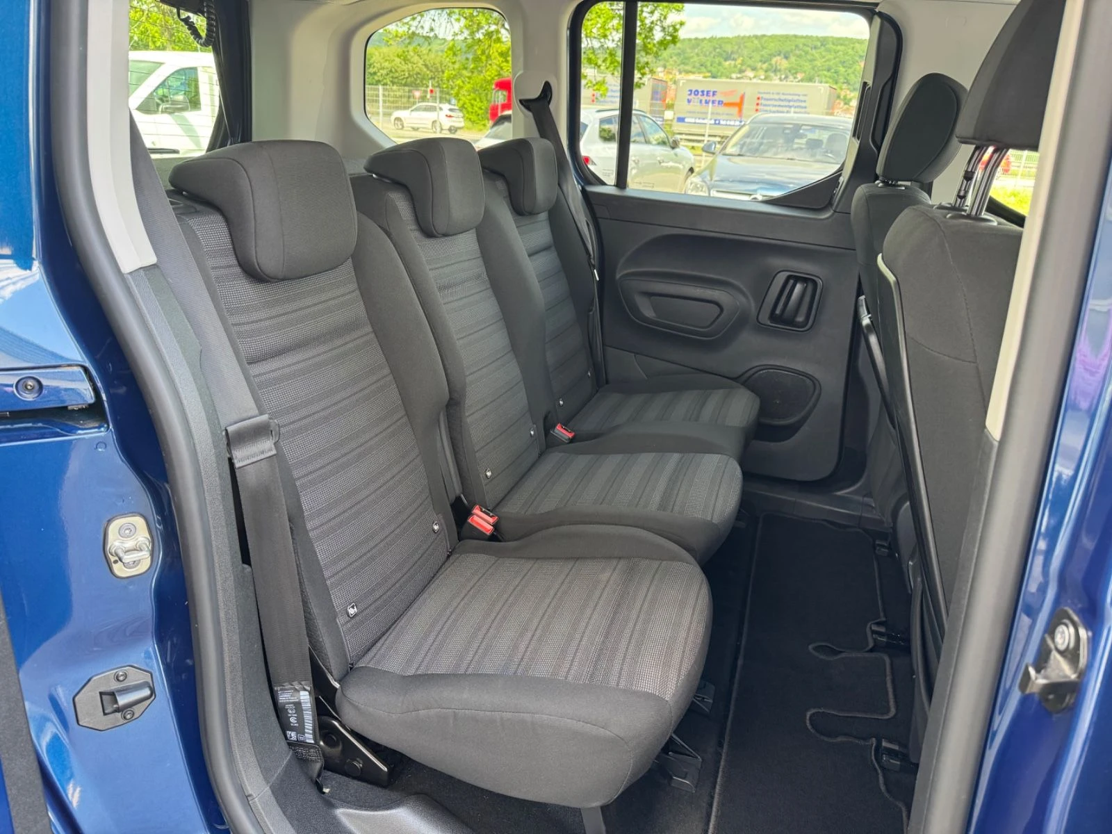 Opel Combo LIFE/136HP/e-ELAGANCE/NAVI/LED/DIGITAL/608vpr | Mobile.bg   11