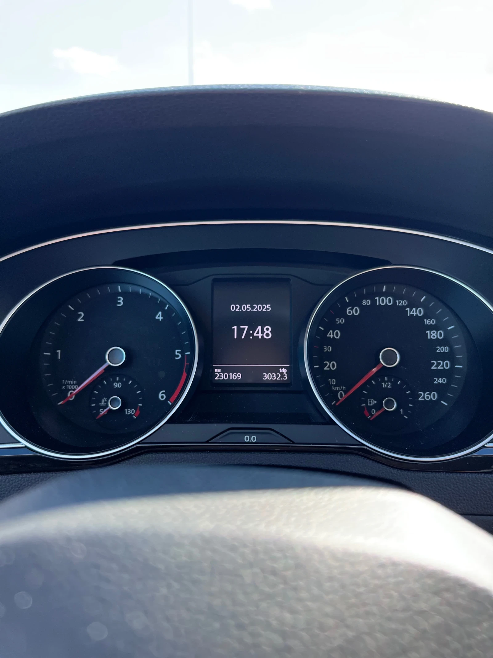 VW Passat 1.6 TDI | Mobile.bg   14