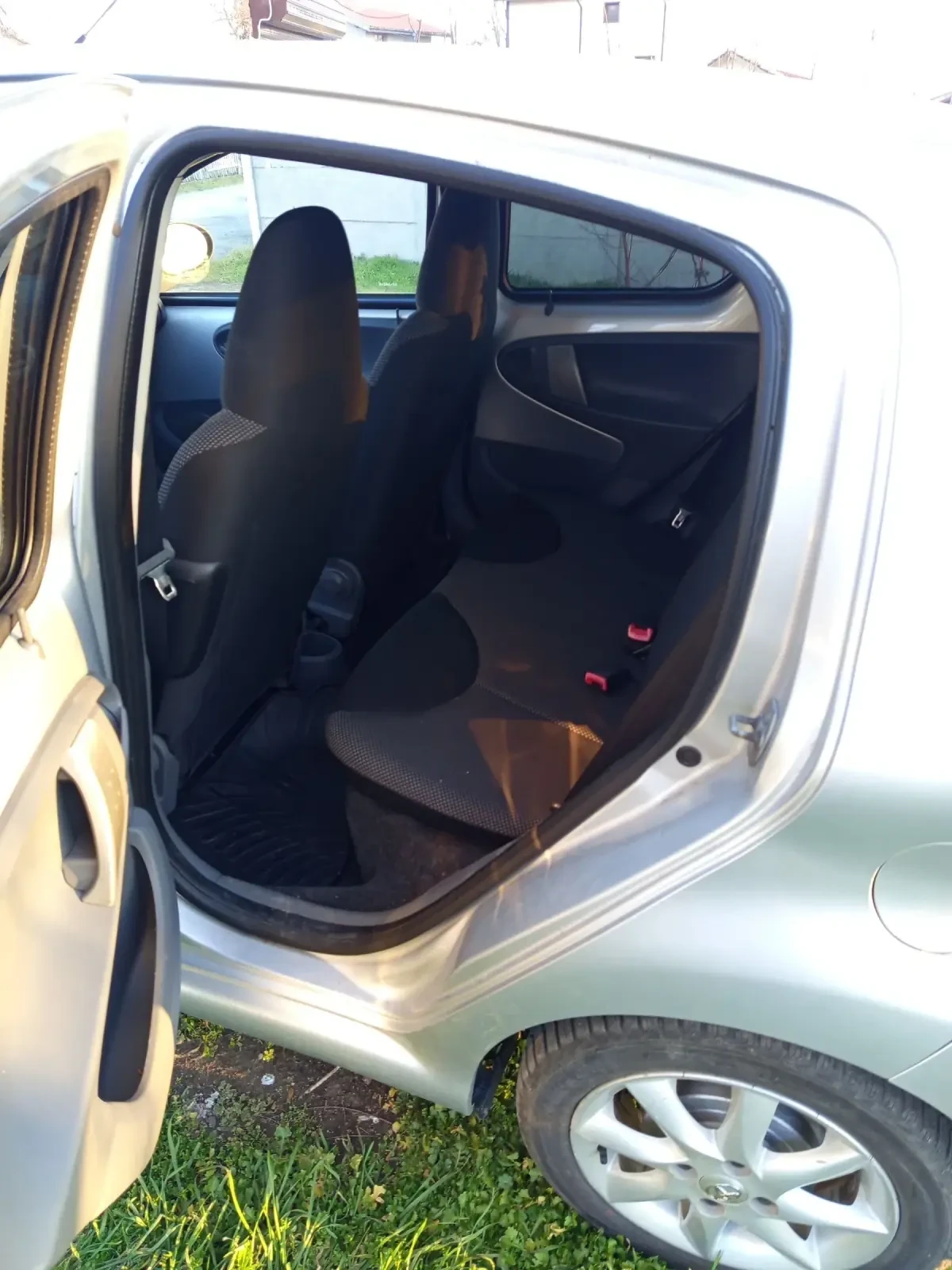 Toyota Aygo 1000cc, снимка 7 - Автомобили и джипове - 53742742