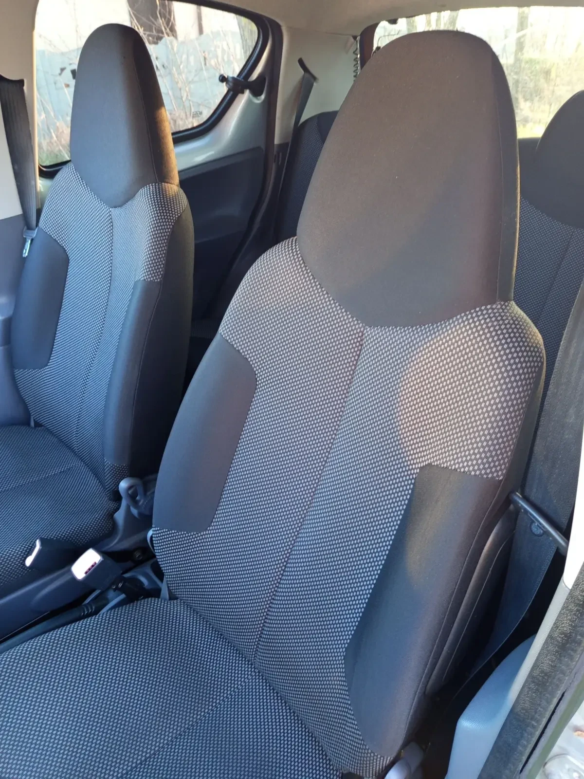 Toyota Aygo 1000cc, снимка 8 - Автомобили и джипове - 53742742