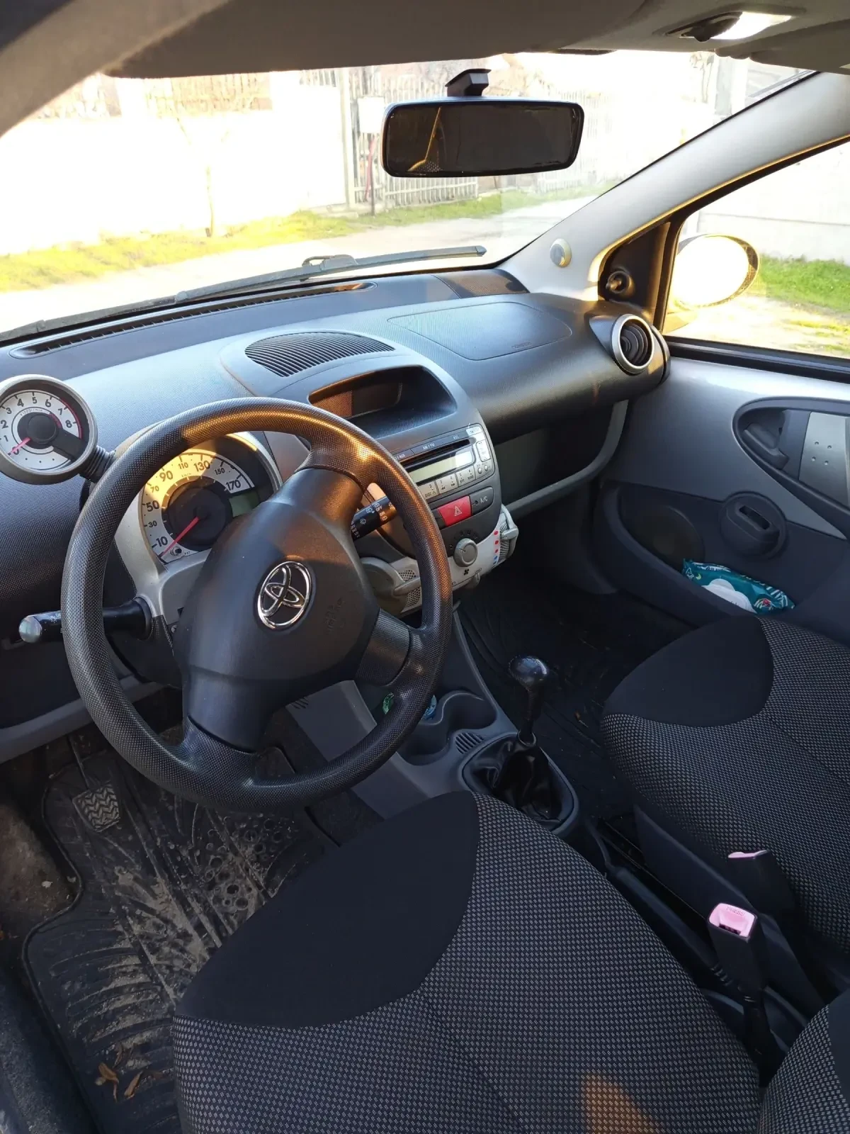 Toyota Aygo 1000cc, снимка 4 - Автомобили и джипове - 53742742