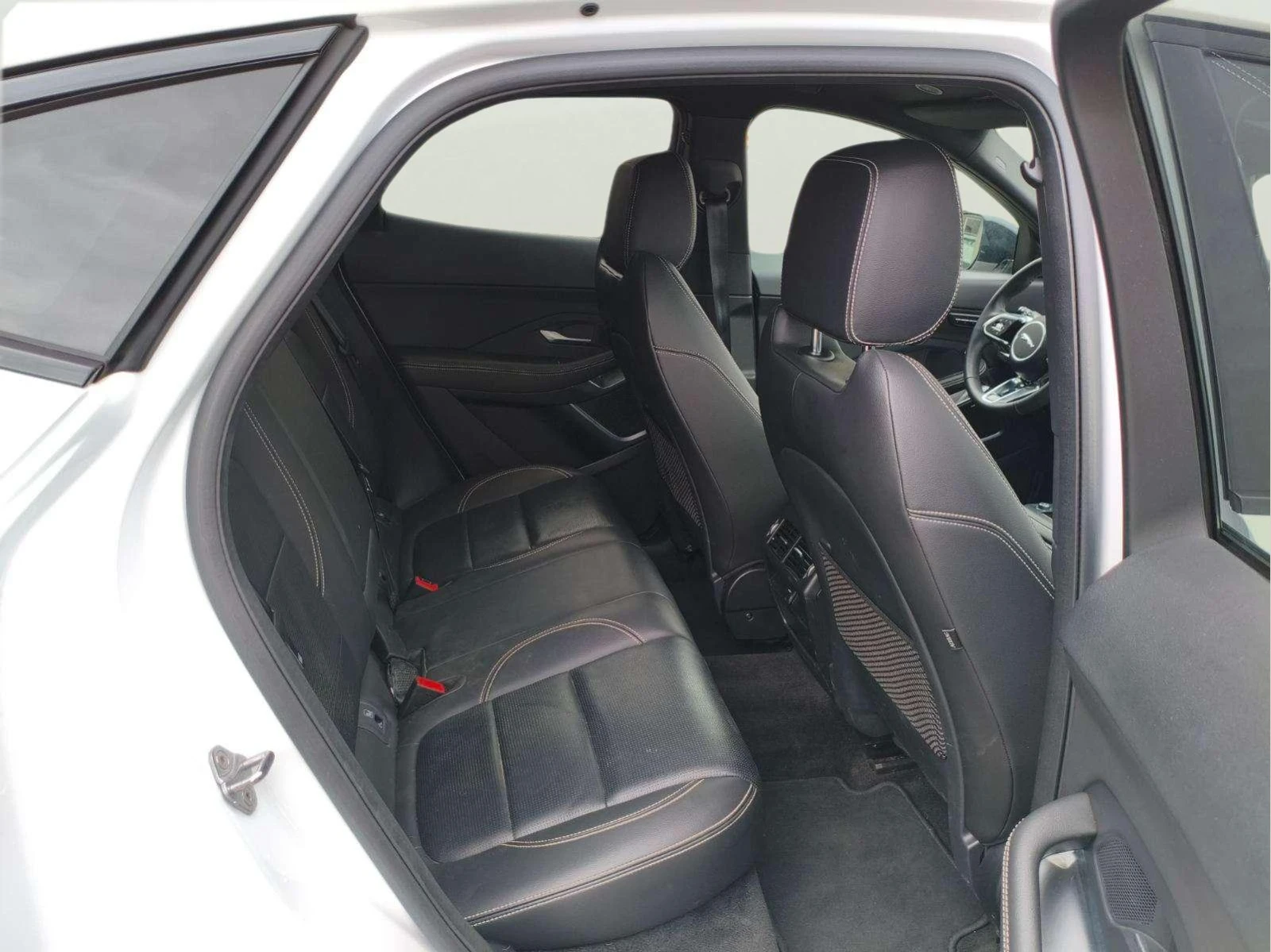 Jaguar E-pace PHEV, снимка 10 - Автомобили и джипове - 53907112