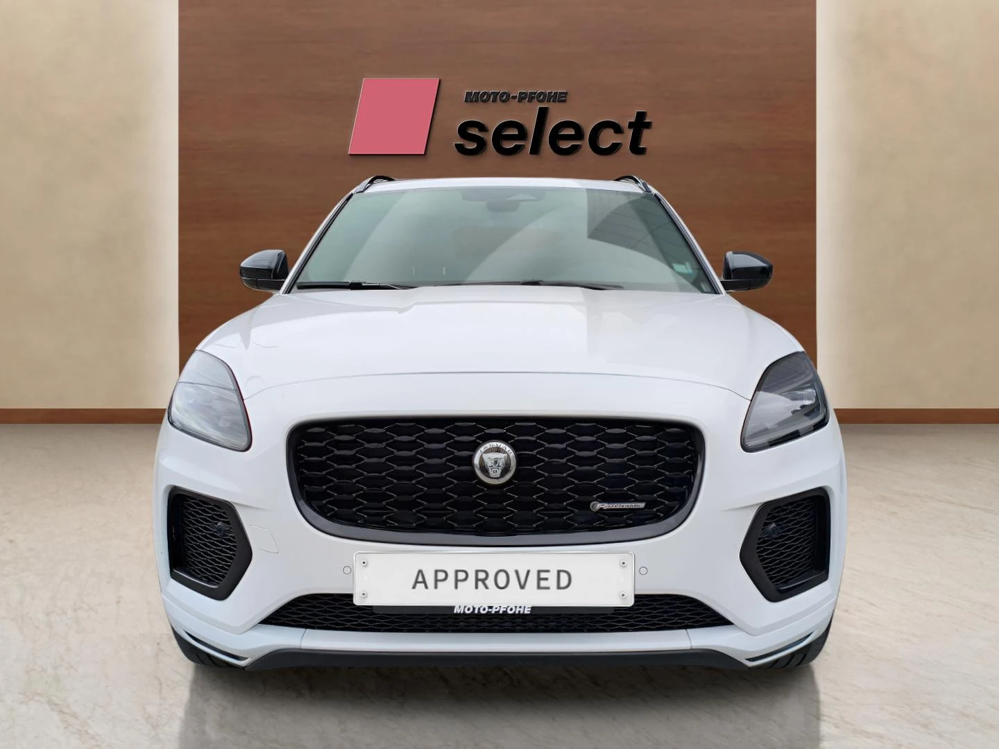 Jaguar E-pace PHEV, снимка 2 - Автомобили и джипове - 53907112