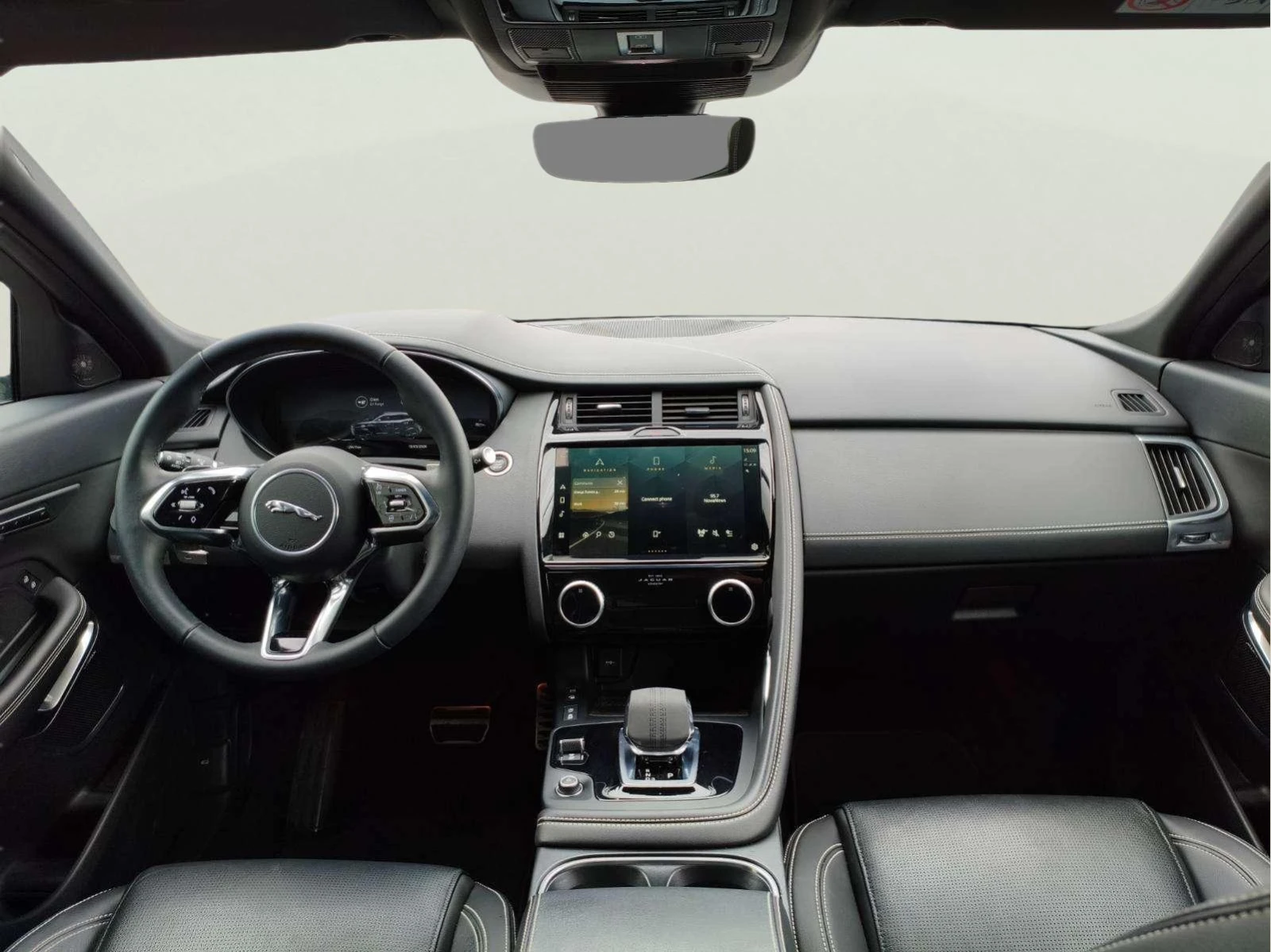 Jaguar E-pace PHEV, снимка 11 - Автомобили и джипове - 53907112