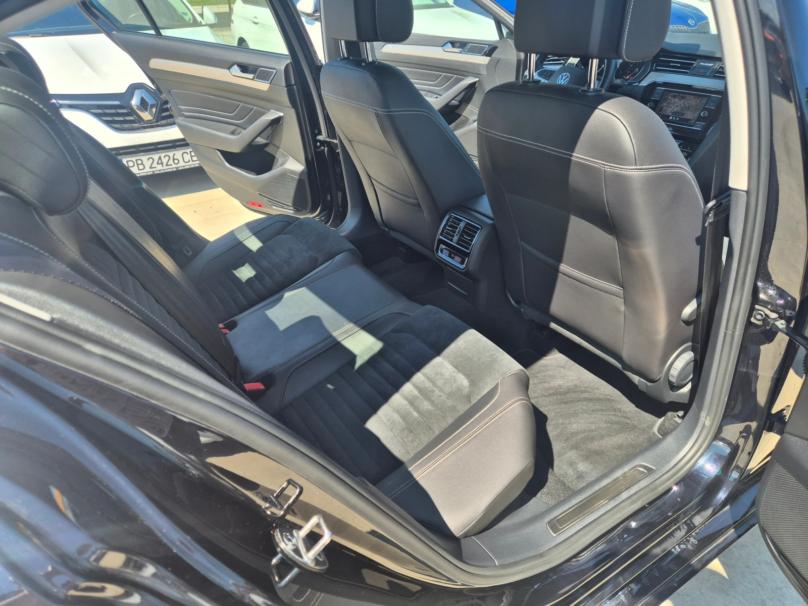 VW Passat НОВ 1.5TSI-150кс, снимка 10 - Автомобили и джипове - 54124520