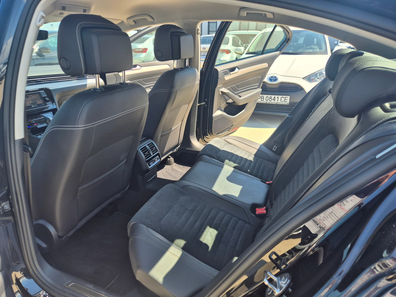 VW Passat НОВ 1.5TSI-150кс, снимка 12 - Автомобили и джипове - 54124520