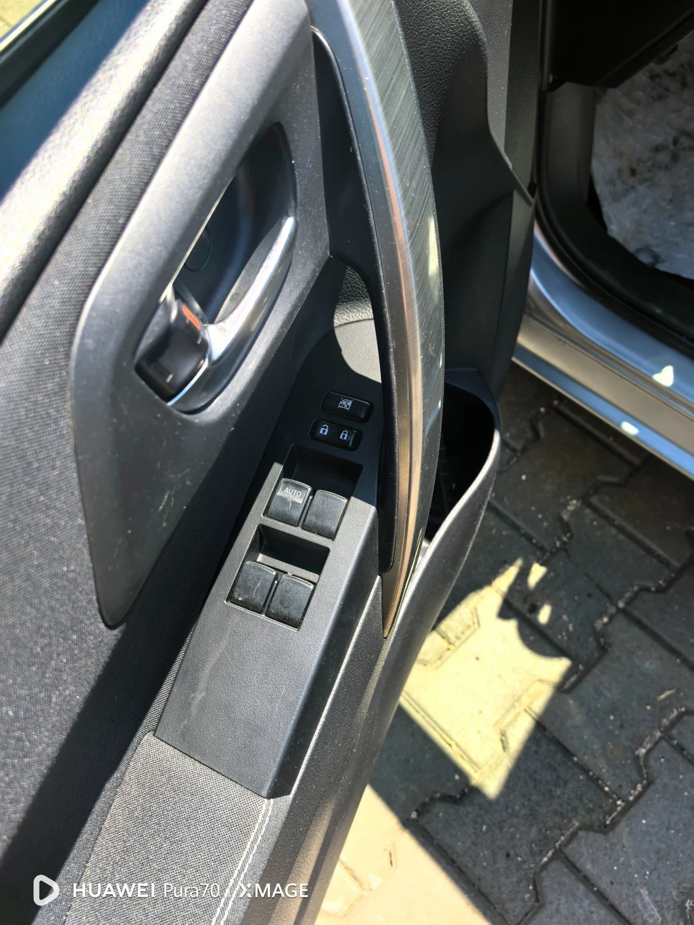 Toyota Auris Хечбек, снимка 10 - Автомобили и джипове - 54967525