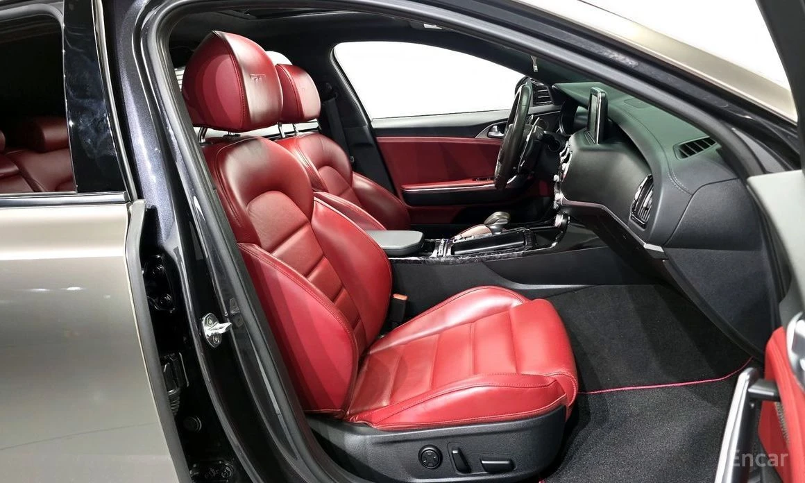 Kia Stinger, снимка 11 - Автомобили и джипове - 54999137