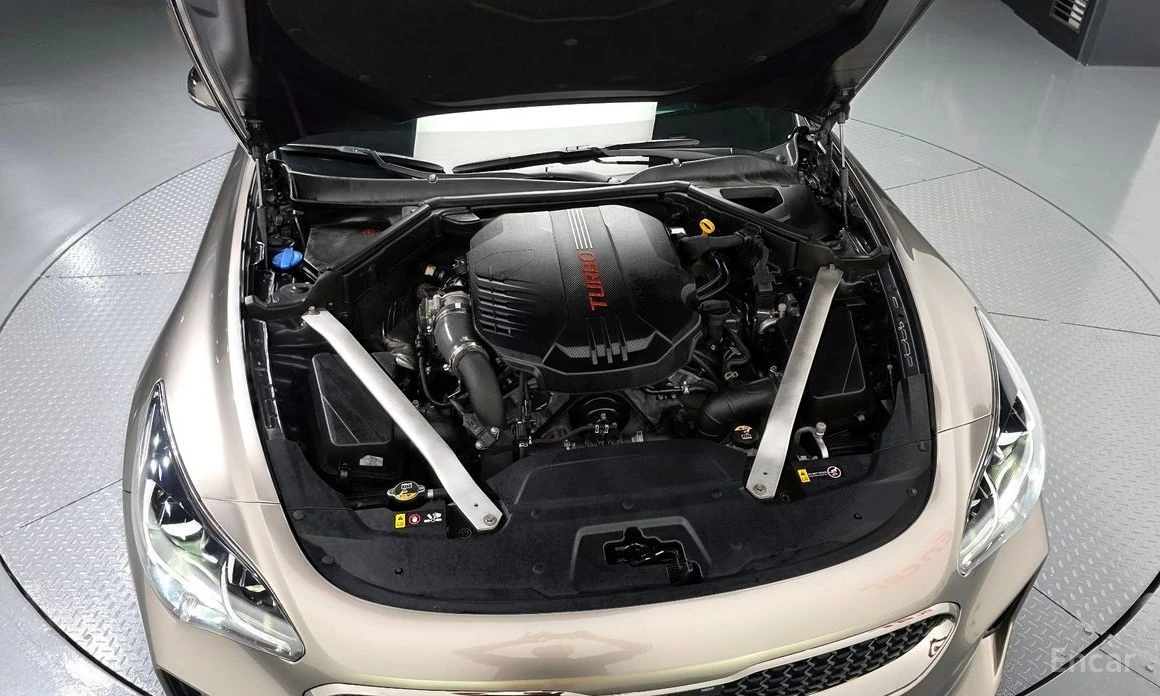 Kia Stinger, снимка 6 - Автомобили и джипове - 54999137