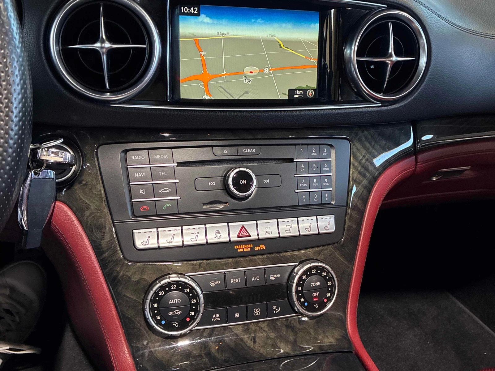 Mercedes-Benz SL 500 550  CARFAX, снимка 9 - Автомобили и джипове - 56139264