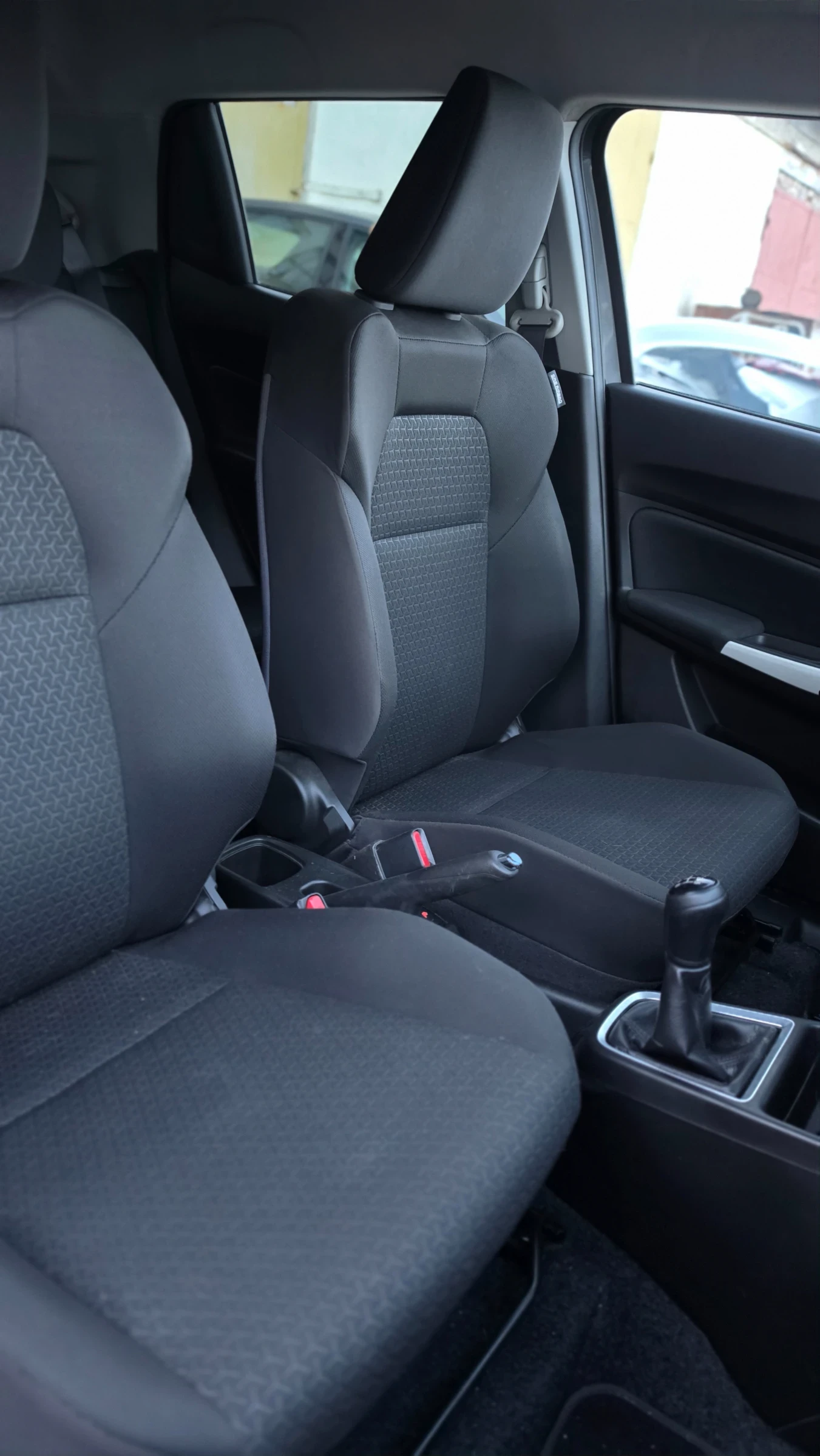 Suzuki Swift SPORT HYBRID , снимка 13 - Автомобили и джипове - 56280801
