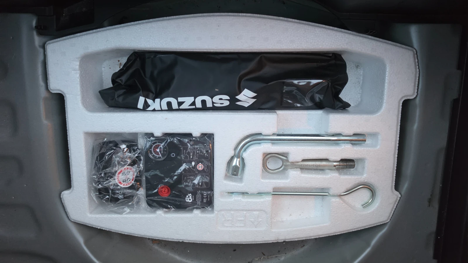 Suzuki Swift SPORT HYBRID , снимка 11 - Автомобили и джипове - 56280801