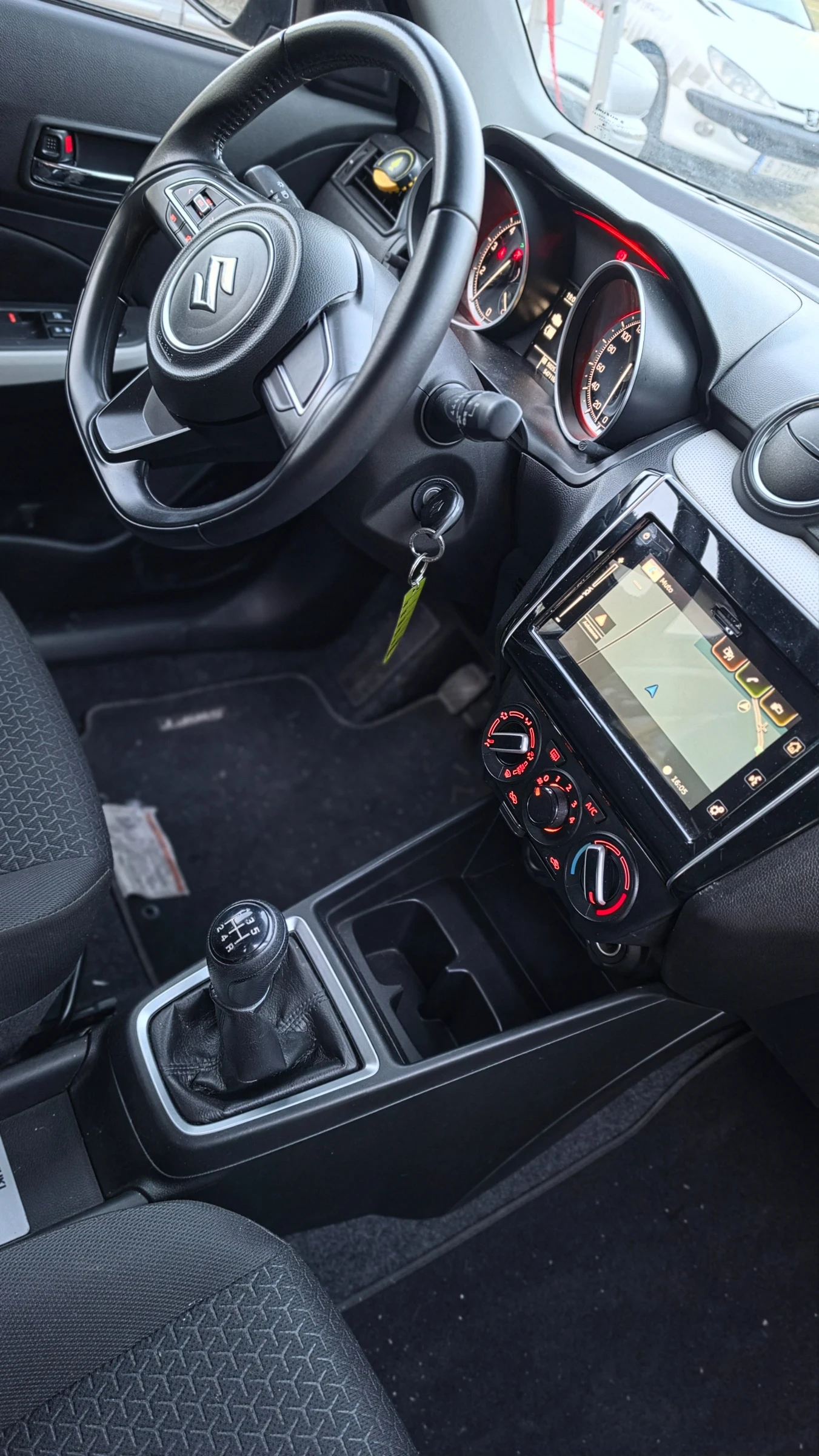 Suzuki Swift SPORT HYBRID , снимка 8 - Автомобили и джипове - 56280801