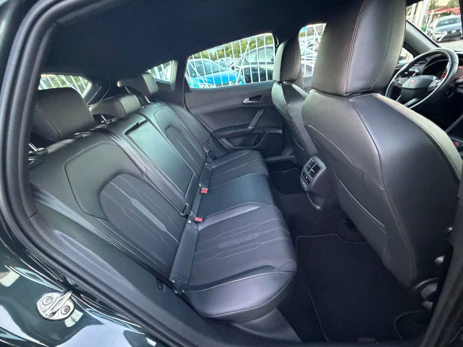 Cupra Formentor 4X4 / АВТОМАТИК / ЕВРО6 / 127 000 км / АМБИЕНТ, снимка 12 - Автомобили и джипове - 56301395