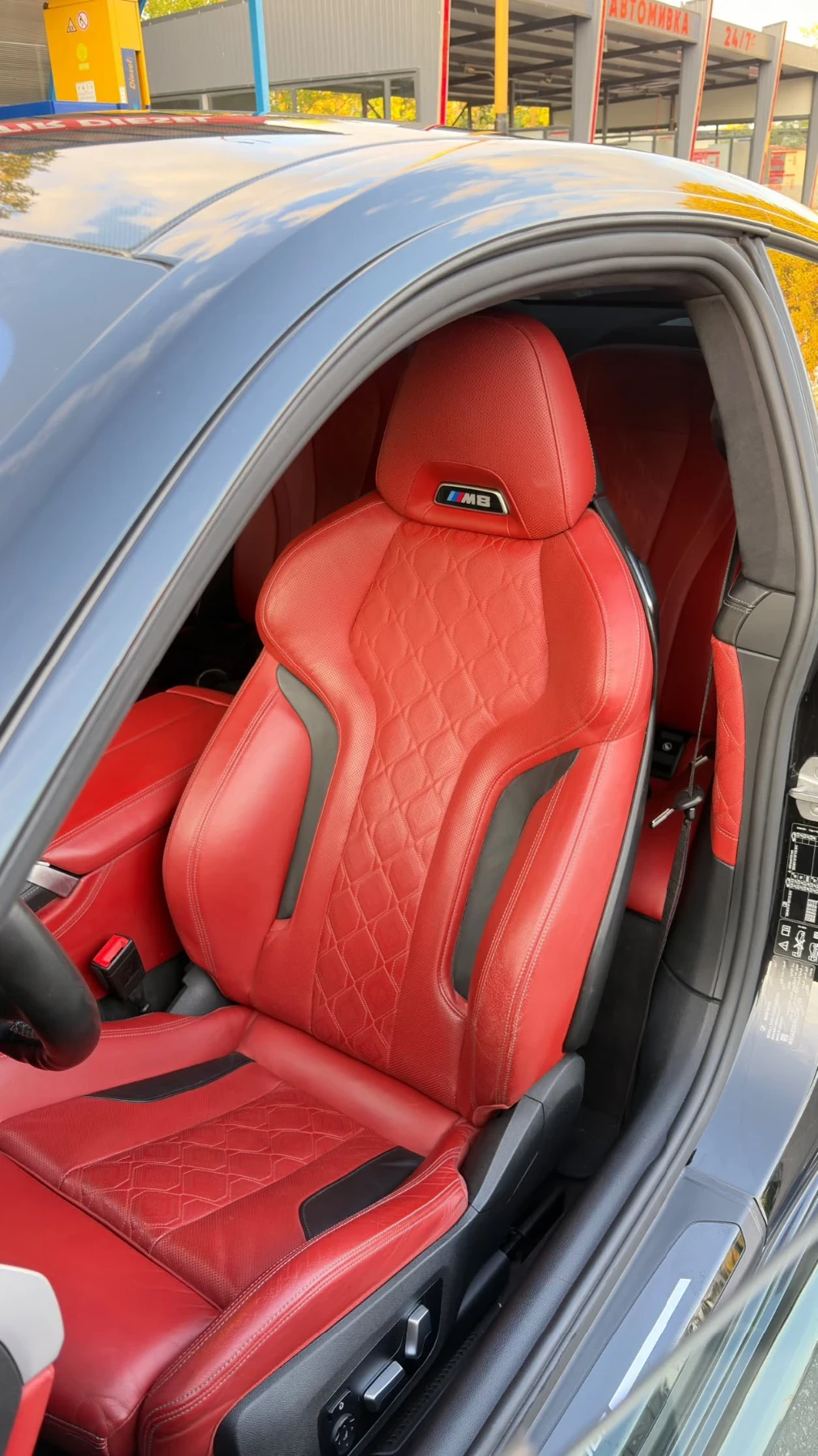 BMW M8 Competition/Carbon, снимка 10 - Автомобили и джипове - 56393723