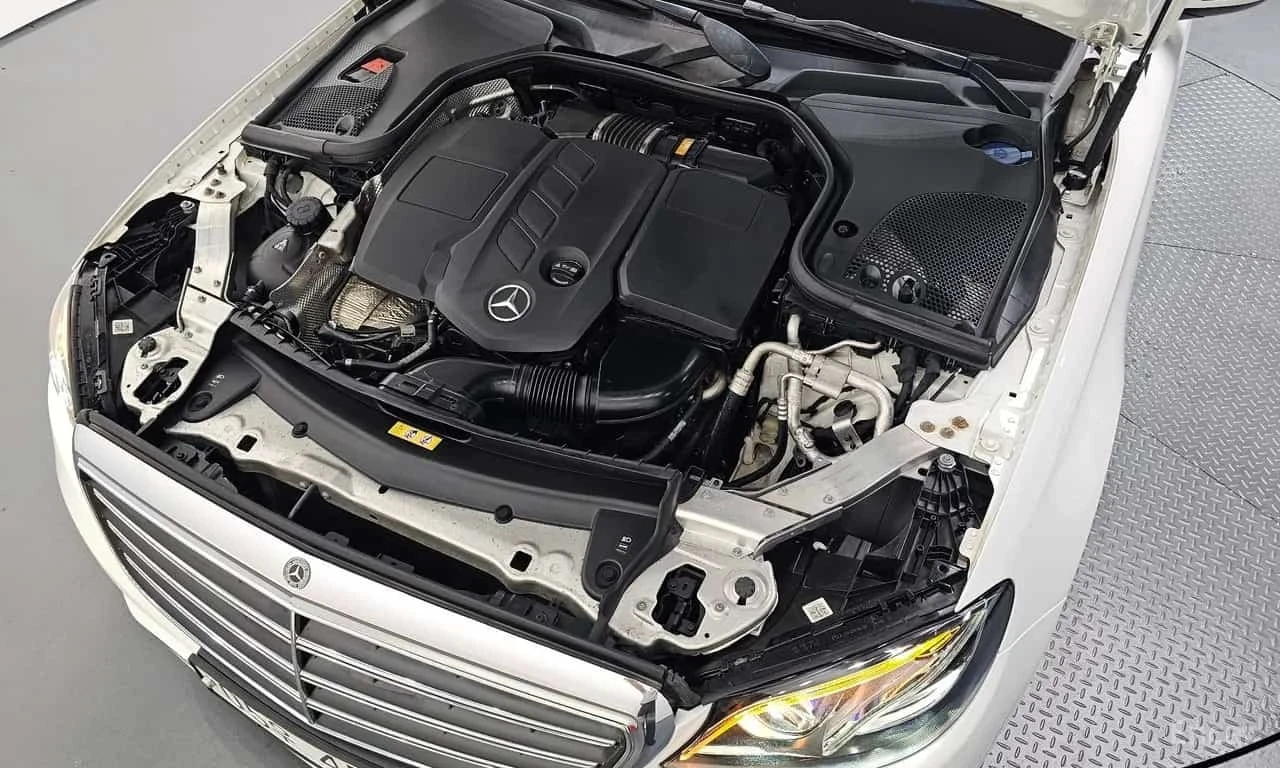 Mercedes-Benz E 220 * Exclusive * , снимка 6 - Автомобили и джипове - 56593574