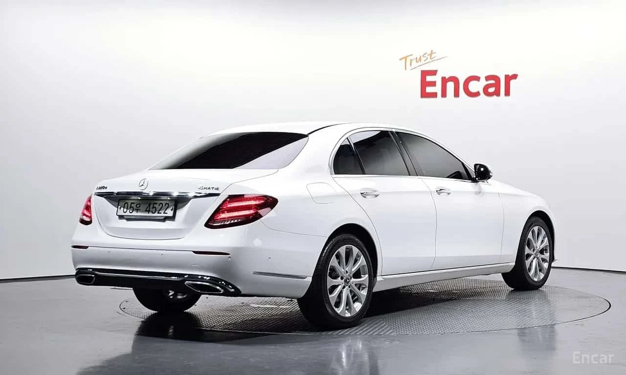 Mercedes-Benz E 220 * Exclusive * , снимка 2 - Автомобили и джипове - 56593574