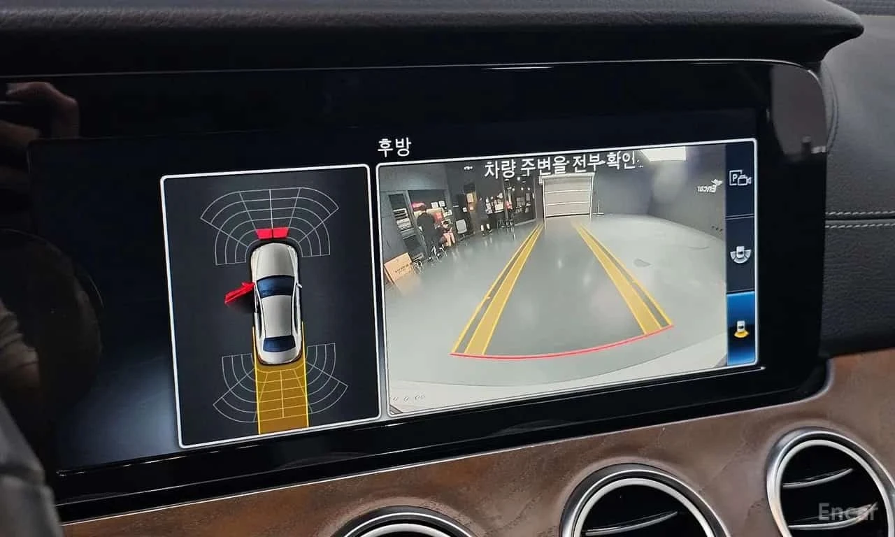 Mercedes-Benz E 220 * Exclusive * , снимка 16 - Автомобили и джипове - 56593574