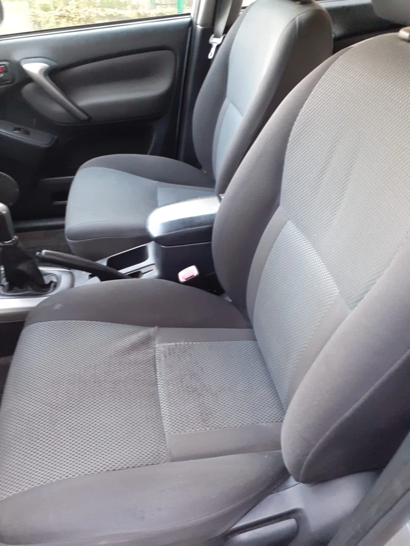 Toyota Rav4 2.0D4D 4X4 , снимка 10 - Автомобили и джипове - 53085409