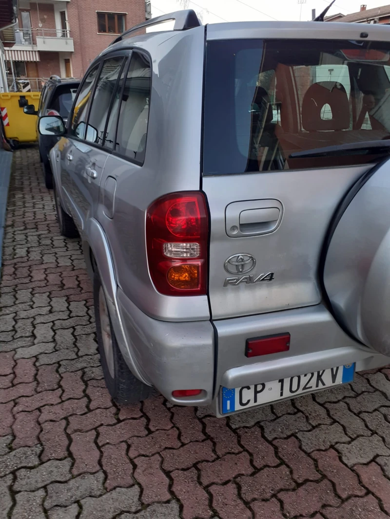 Toyota Rav4 2.0D4D 4X4 , снимка 6 - Автомобили и джипове - 53085409