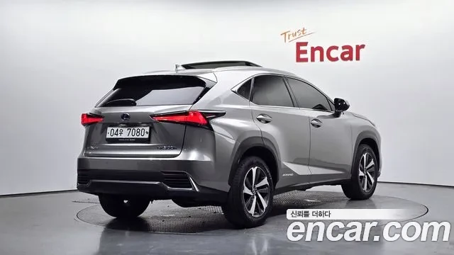 Lexus NX 300h Supreme 4x4   Евро 6   197 к.с.   ТОП ЦЕНА, снимка 2 - Автомобили и джипове - 54848292
