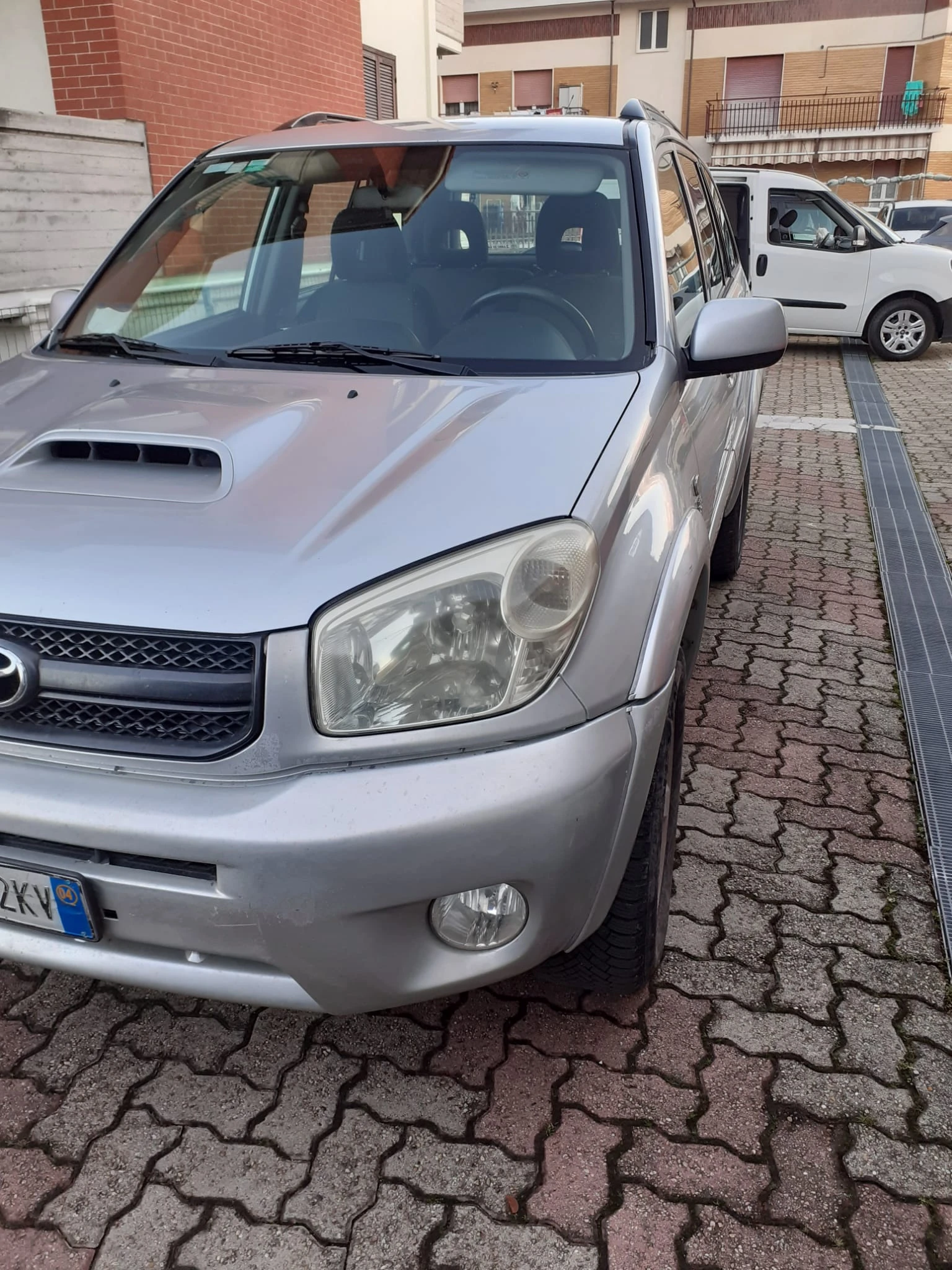 Toyota Rav4 2.0D4D 4X4  | Mobile.bg � ����������� 2