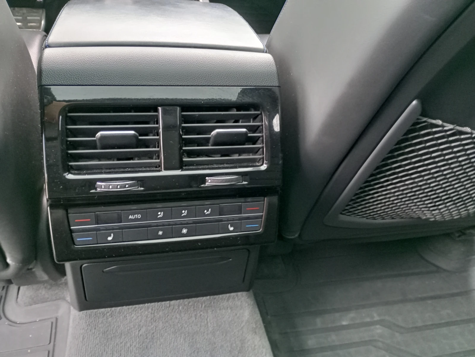 VW Touareg R line, снимка 11 - Автомобили и джипове - 54626904