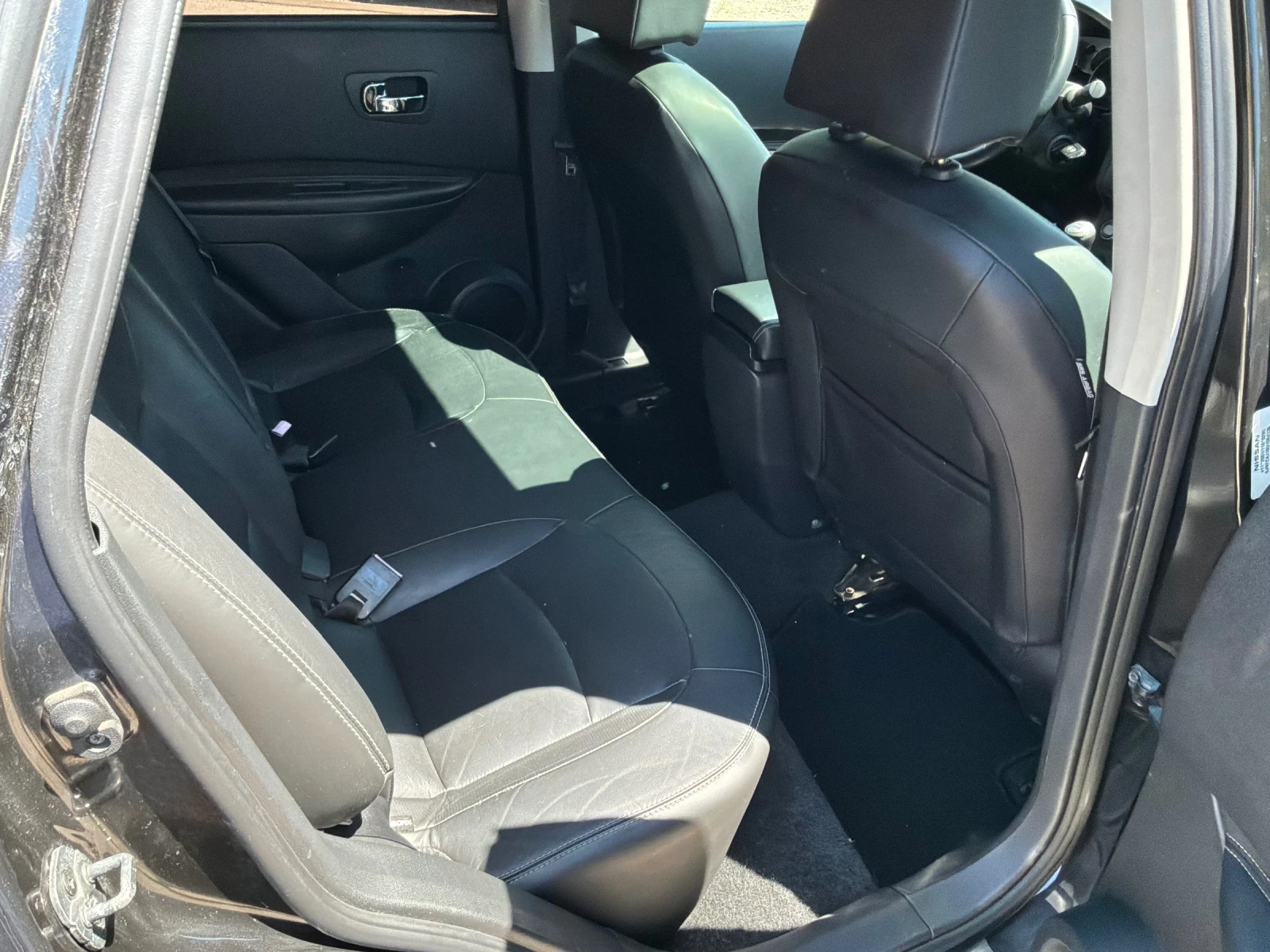 Nissan Qashqai 1.5D 106k.с NAVI Кожа 6ск., снимка 15 - Автомобили и джипове - 54914469