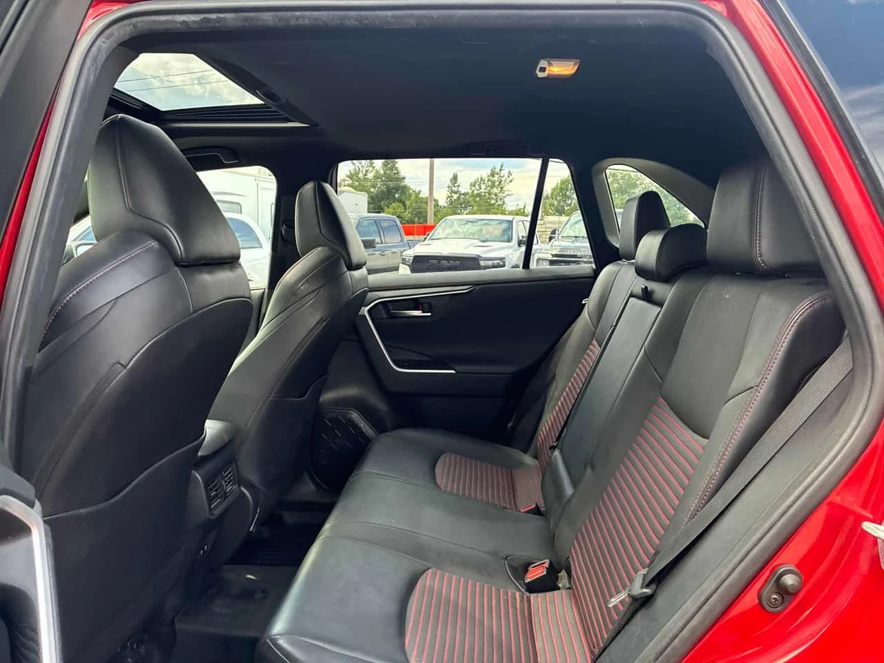 Toyota Rav4 * XSE AWD * CARFAX * ОПЦИЯ ЗА ФИНАНСИРАНЕ, снимка 14 - Автомобили и джипове - 55647573
