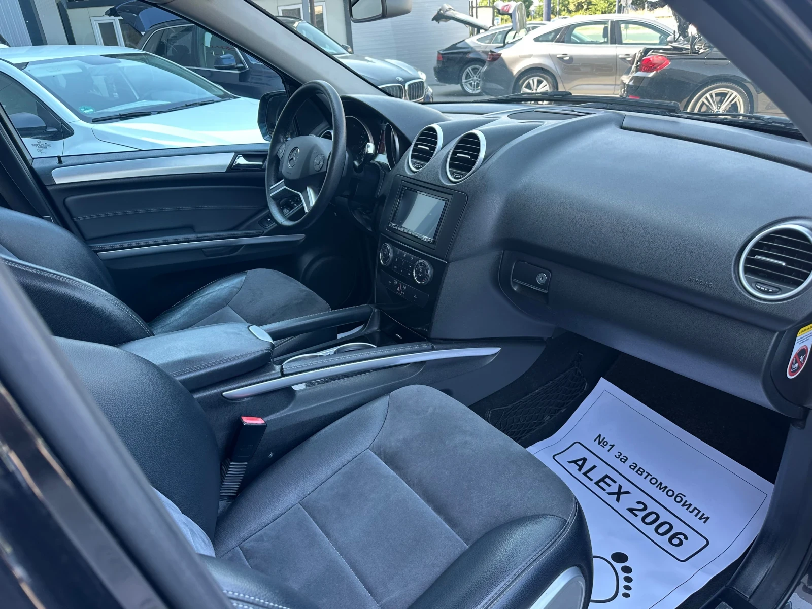 Mercedes-Benz ML 300 CDI SPORT , снимка 8 - Автомобили и джипове - 55664312