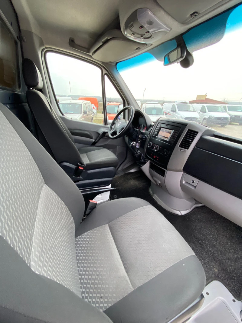 VW Crafter, снимка 12 - Бусове и автобуси - 38934630