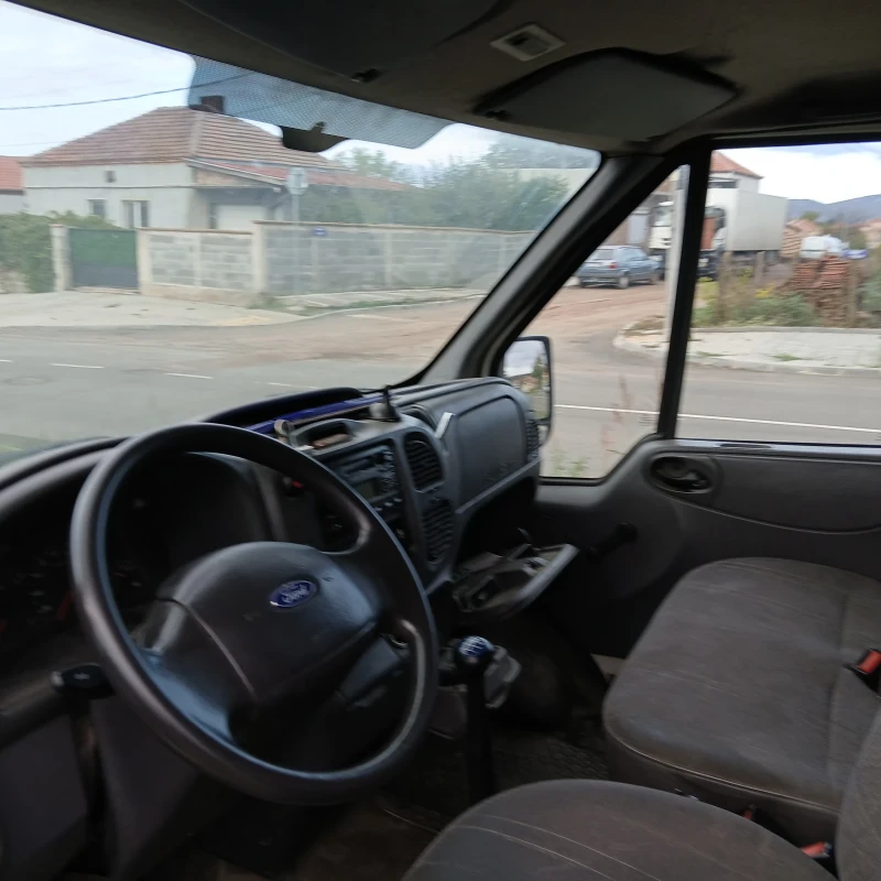 Ford Transit 330, снимка 10 - Бусове и автобуси - 52805834