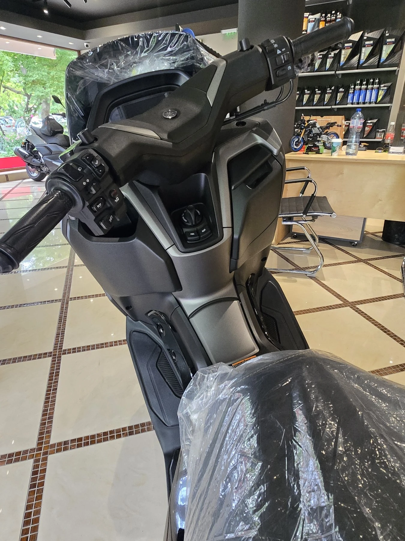 Yamaha NMAX, снимка 8 - Мотоциклети и мототехника - 54618940