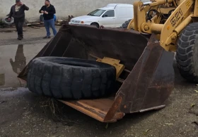 Челен товарач Liebherr 521, снимка 2