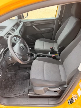 VW Caddy 1.6 Перфектен, снимка 10