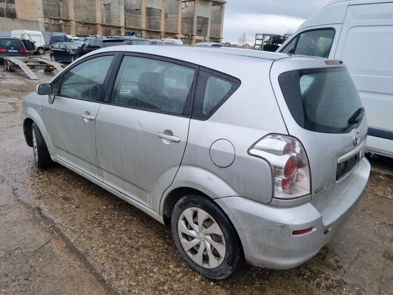 Toyota Corolla verso 2.2dizel-136ks-2006god-Na Chasti!!!, снимка 4 - Автомобили и джипове - 47402314