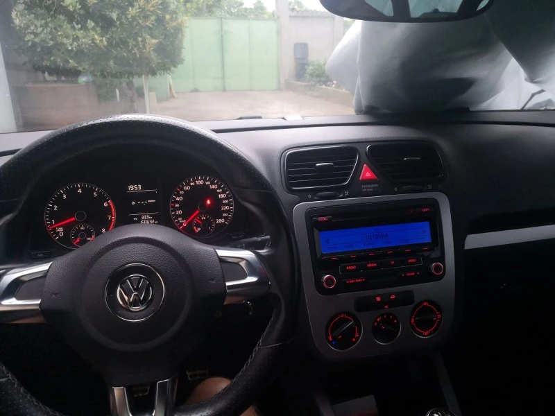 VW Scirocco 1.4 tsi, снимка 13 - Автомобили и джипове - 41481893