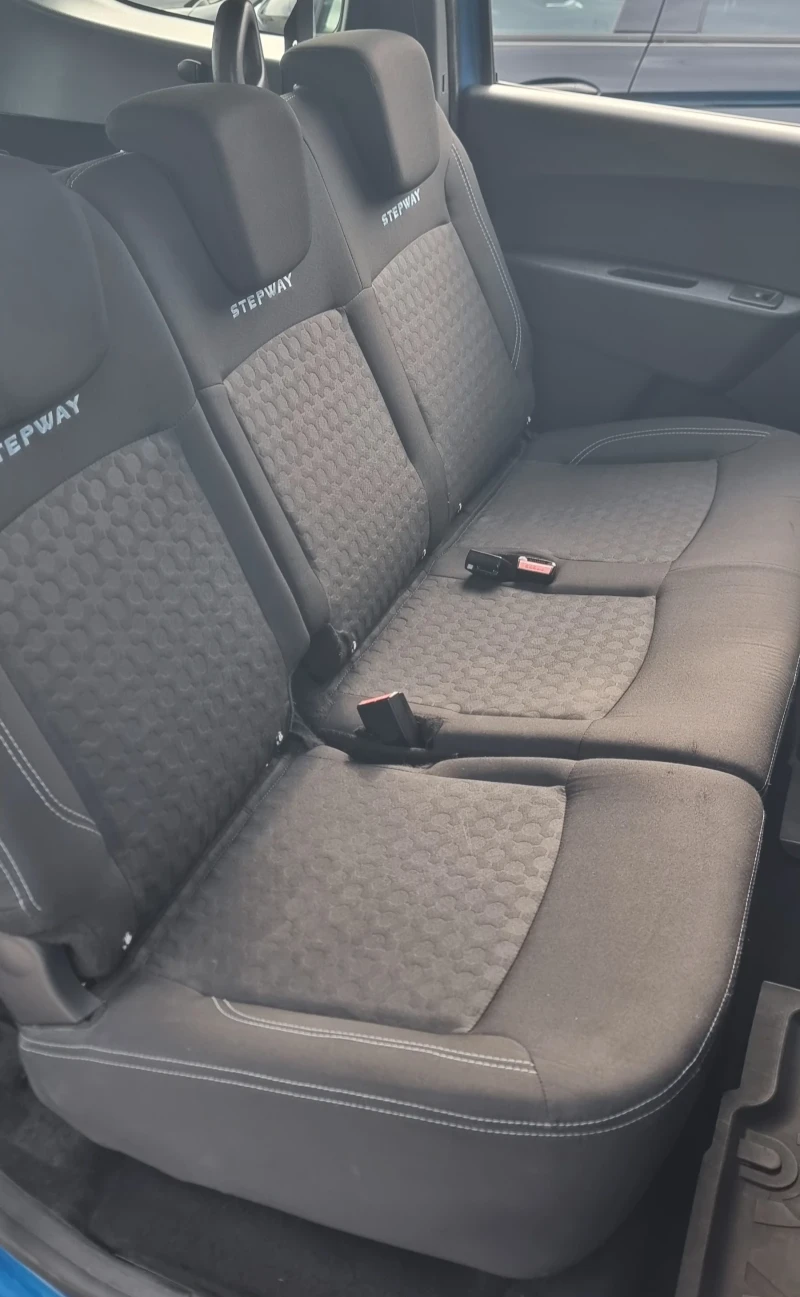 Dacia Lodgy 1.2i turbo 115к.с. Stepway 7места, снимка 13 - Автомобили и джипове - 47123046