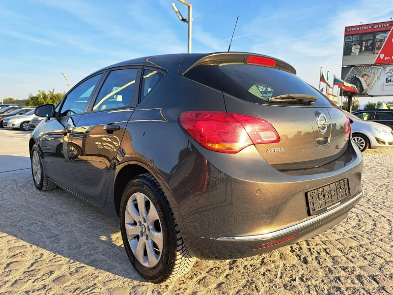 Opel Astra 1.4i/ПОДГРЕВ/ПАРКТР/CRUIZE, снимка 3 - Автомобили и джипове - 47345395