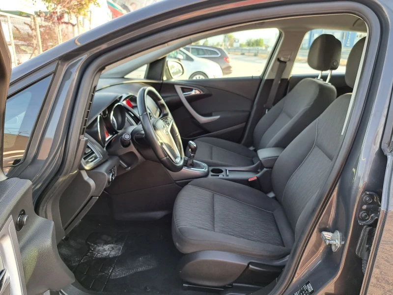 Opel Astra 1.4i/ПОДГРЕВ/ПАРКТР/CRUIZE, снимка 8 - Автомобили и джипове - 47345395