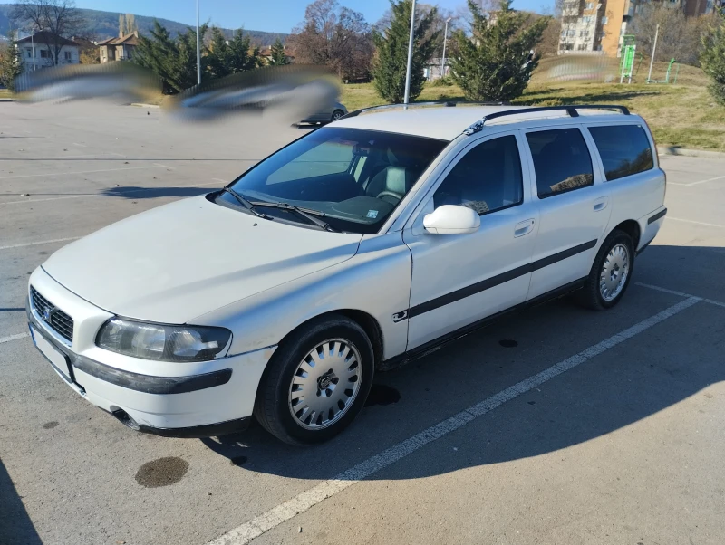 Volvo V70, снимка 1 - Автомобили и джипове - 48168938