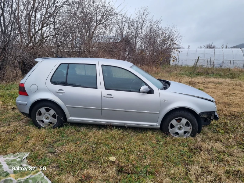 VW Golf 1.6 SR 101hp На части, снимка 1 - Автомобили и джипове - 48213859