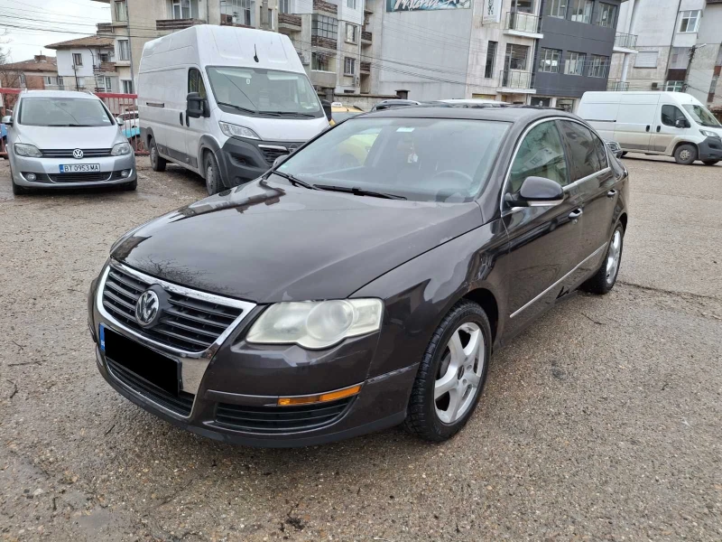 VW Passat 2.0 FSI Highline, снимка 3 - Автомобили и джипове - 48237542