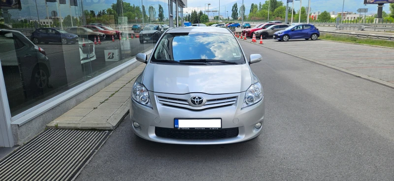 Toyota Auris, снимка 7 - Автомобили и джипове - 50268723