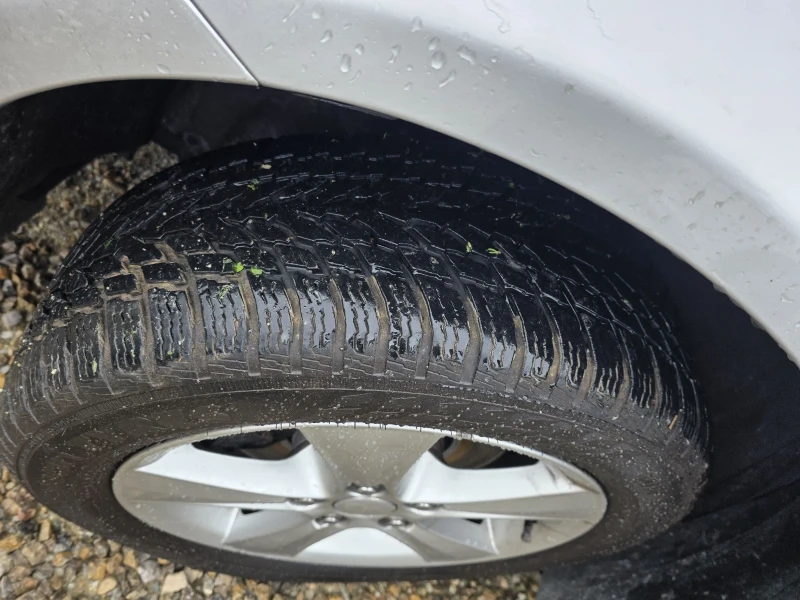 Toyota Avensis T27 1.8 VVTI, снимка 12 - Автомобили и джипове - 50401050