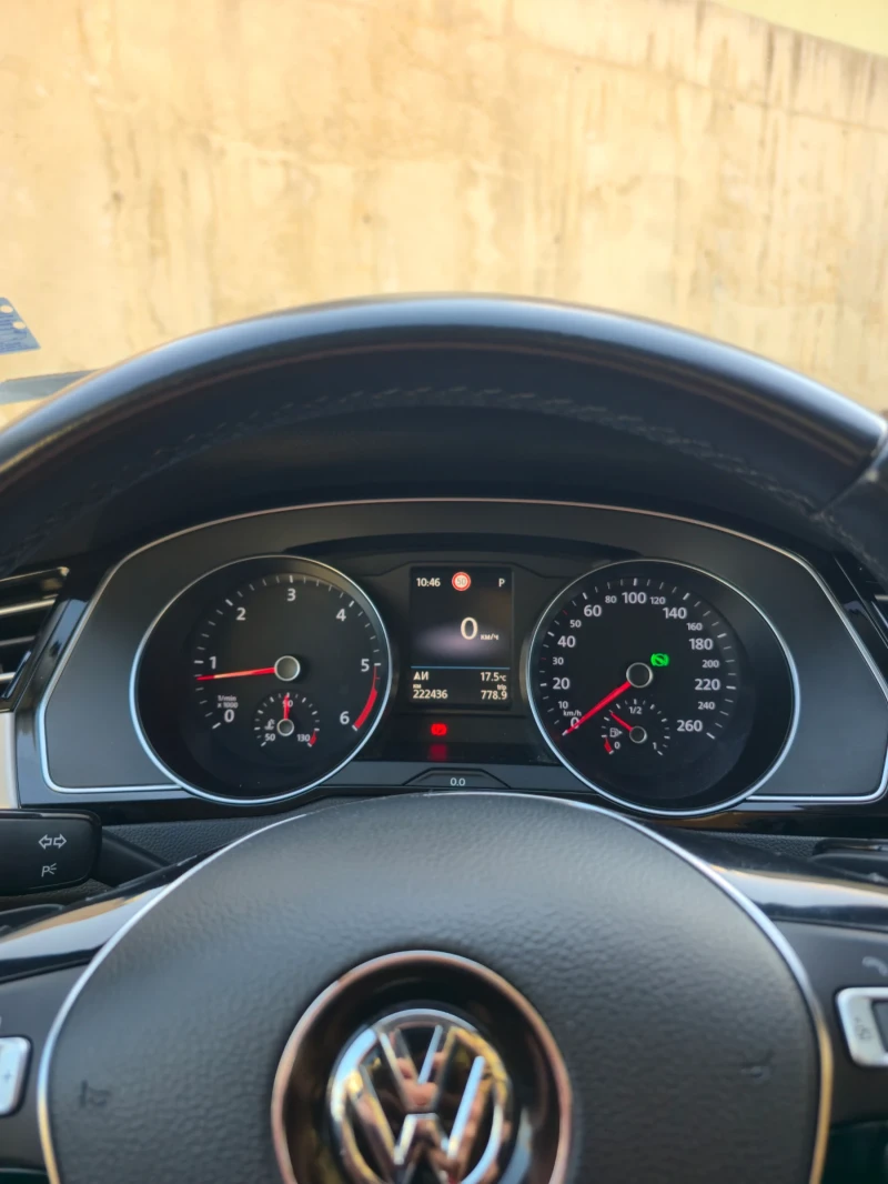 VW Passat Фул лед/Панорама/Подгрев и Обдухване/Ф1/4х4, снимка 6 - Автомобили и джипове - 52047156