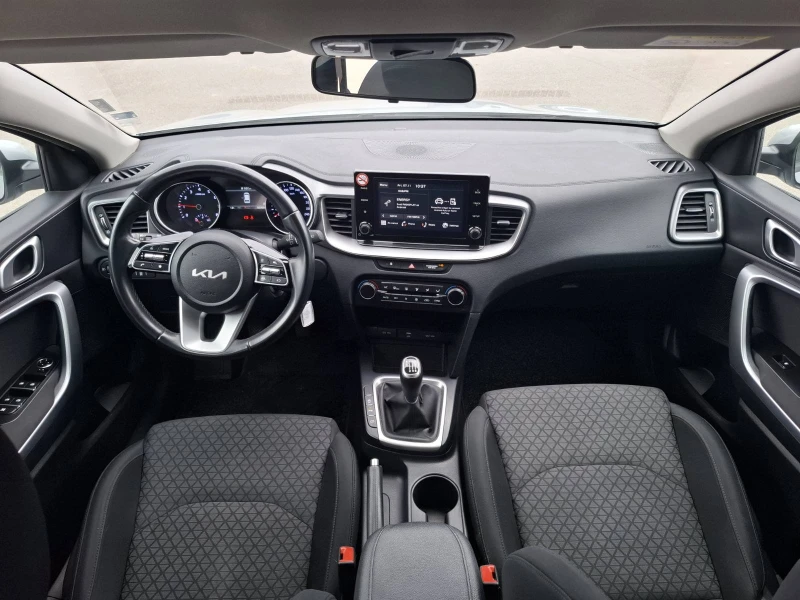 Kia Ceed 1.5 T-gdi  SW Comfort Гаранция, снимка 8 - Автомобили и джипове - 52117319