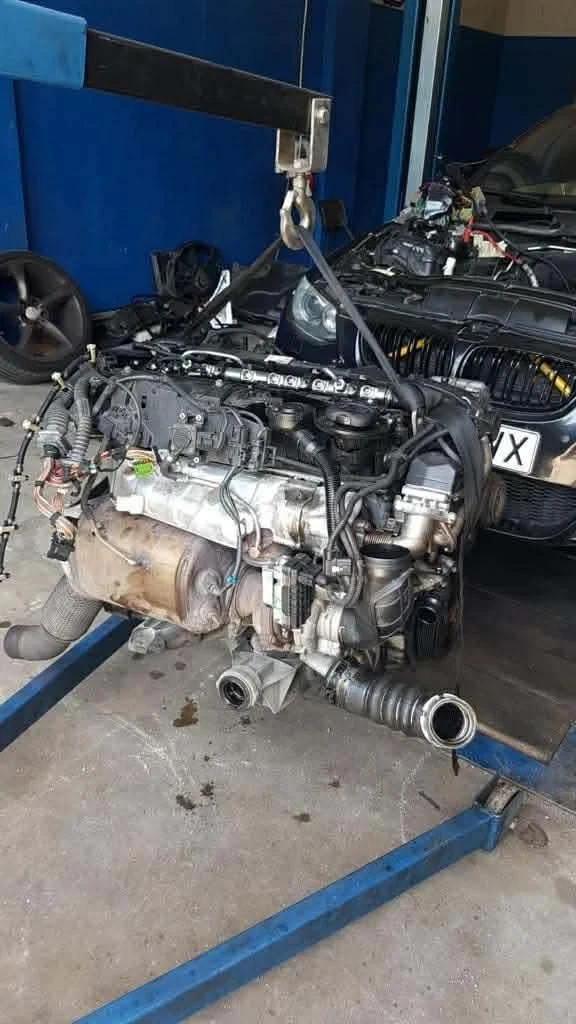 BMW 330 330XD 245Hp, снимка 9 - Автомобили и джипове - 53712114