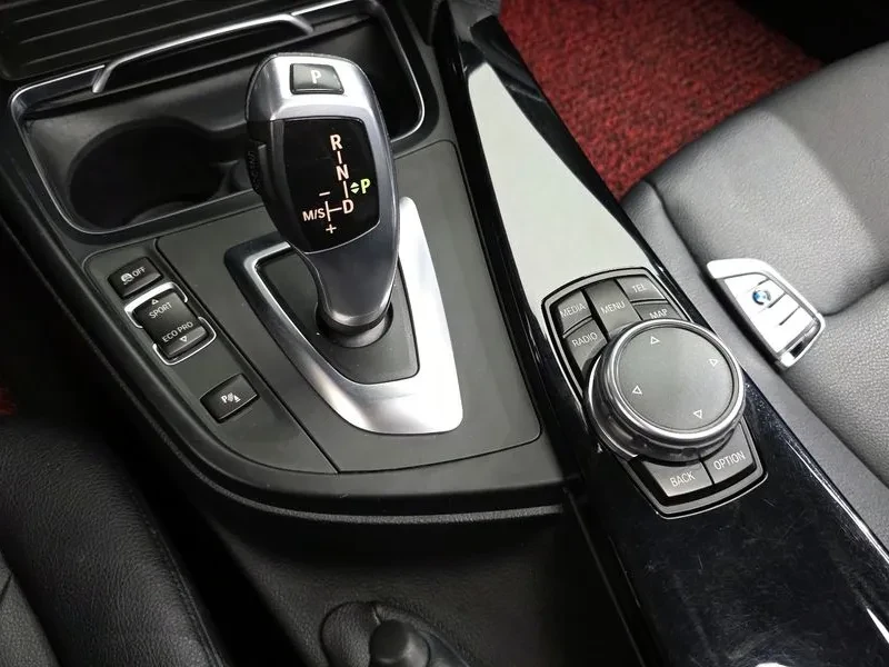BMW 320 d, снимка 9 - Автомобили и джипове - 54593037