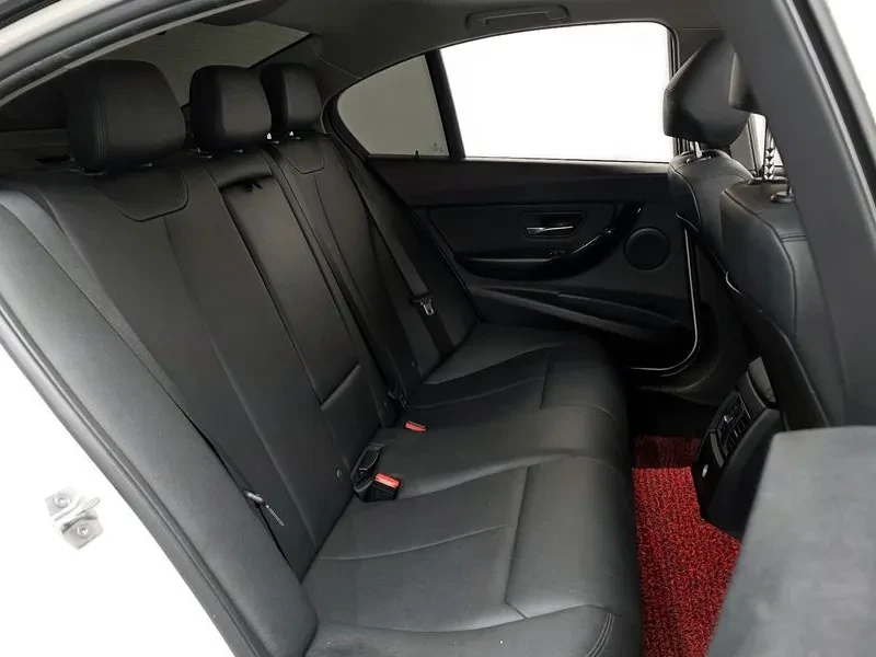 BMW 320 d, снимка 11 - Автомобили и джипове - 54593037